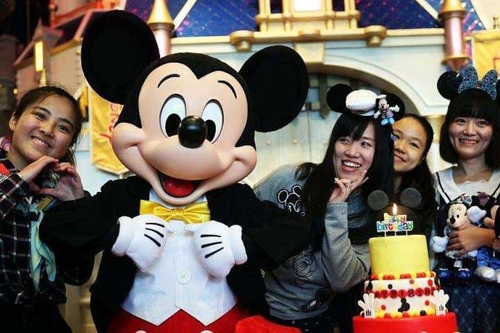 Private Shanghai Disneyland Day Tour — Stress-Free Park Access and Evening Fireworks photo 4