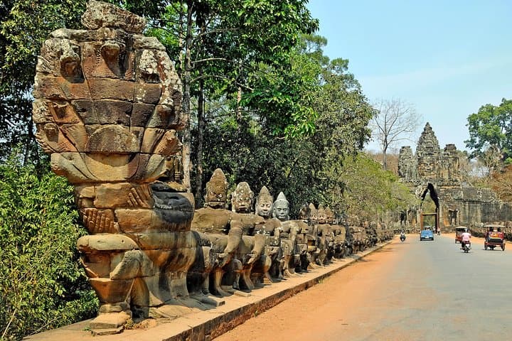Private Angkor Wat Guided Sunset Tour: Angkor Wat, Bayon & Ta Prohm at Sunset photo 2
