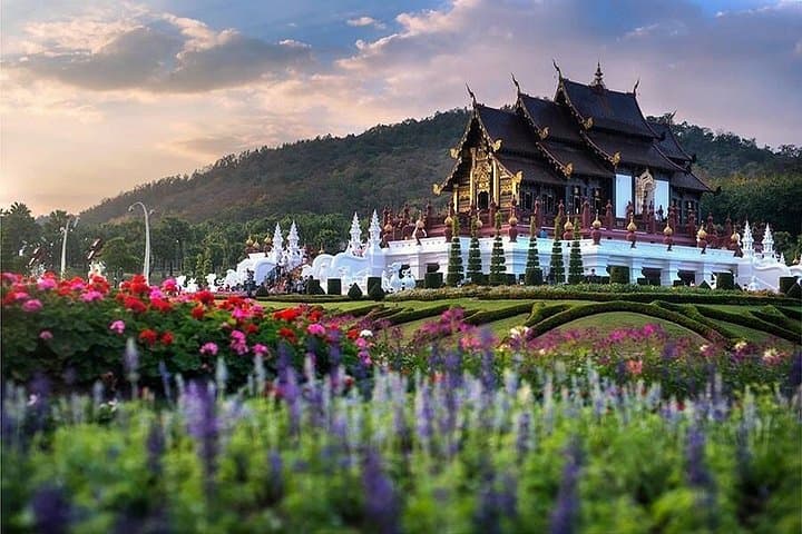 Half-Day Phra That Doi Kham & Royal Park Rajapruek — Chiang Mai Private Tour photo 1