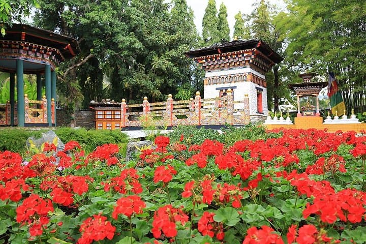 Half-Day Phra That Doi Kham & Royal Park Rajapruek — Chiang Mai Private Tour photo 2