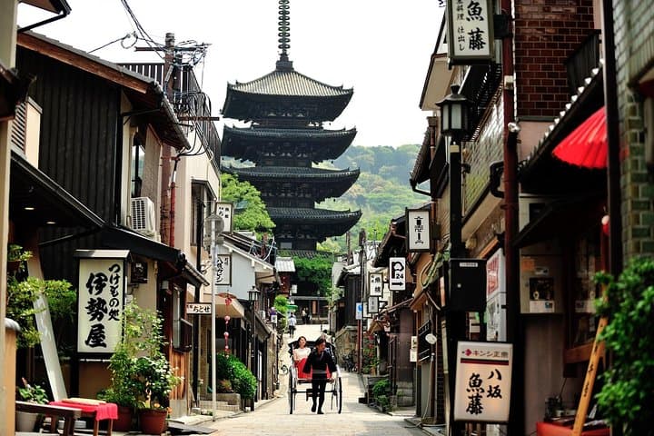 Kyoto Rickshaw Tour: Higashiyama Guided Rickshaw Experience