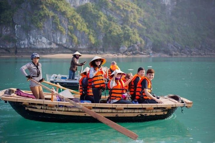 Lan Ha Bay Luxury Overnight Cruise: Kayaking, Swimming & Private Beaches photo 5