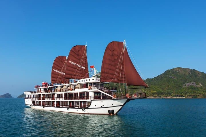 Lan Ha Bay Luxury Overnight Cruise: Kayaking, Swimming & Private Beaches photo 6