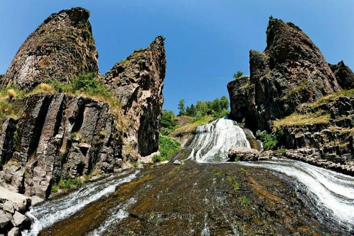 Day Trip to Jermuk Waterfall and Mineral Gallery from Yerevan
