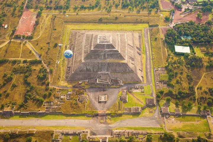 Hot Air Balloon Ride Over Teotihuacan: Sunrise Flight, Breakfast & Pyramid Views photo 6