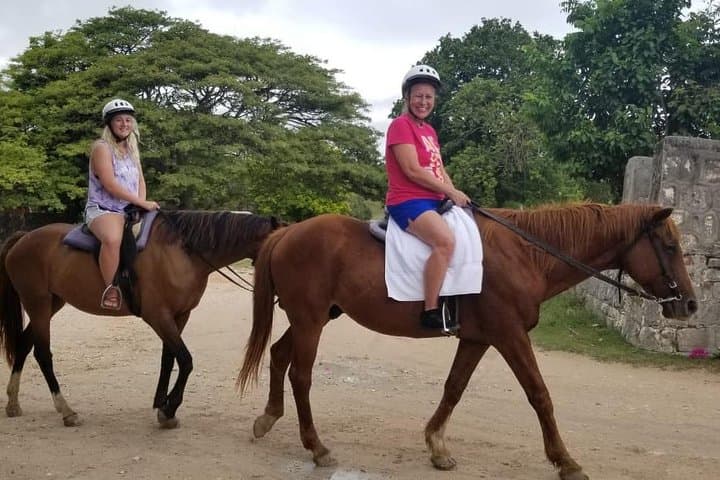 Horseback Riding and Beach Swim at Braco: Sand n Saddle Tour from Falmouth