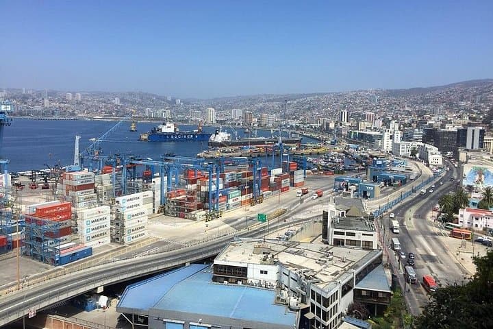 Valparaíso & Viña del Mar Day Tour: Port Stops, Funiculars and La Sebastiana photo 4