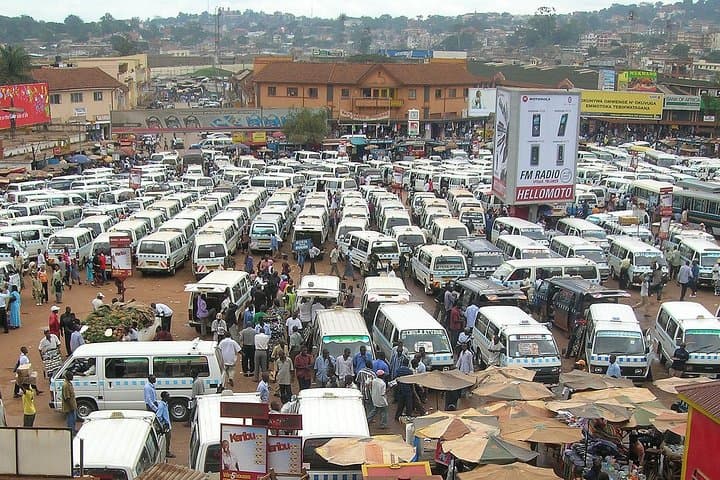 Amazing Race Food Tour Kampala — Markets, Minaret Views & Lake Victoria Shoreline