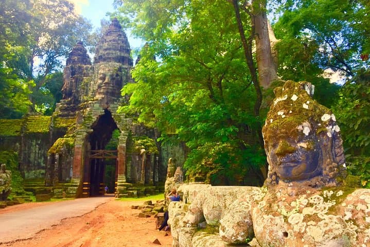 Preah Khan & Neak Pean Pink Towers: Private Temple Bike Tour in Siem Reap photo 3