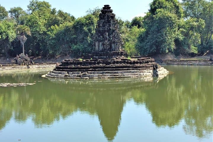 Preah Khan & Neak Pean Pink Towers: Private Temple Bike Tour in Siem Reap photo 4