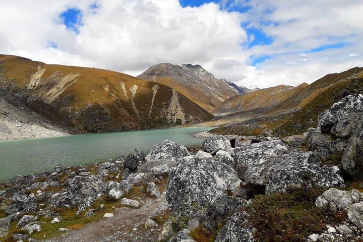 Makalu to Everest 3 Cols Trek: High-Pass Adventure from Lukla to Kala Patthar photo 2