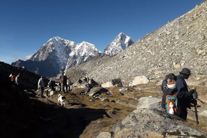 Makalu to Everest 3 Cols Trek: High-Pass Adventure from Lukla to Kala Patthar photo 4