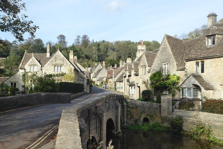 Private Afternoon Tour of Lacock and Castle Combe from Bath