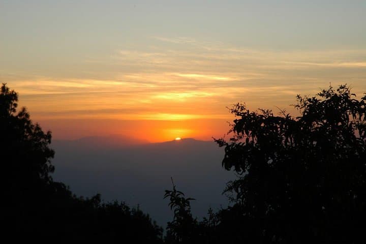 Nagarkot Sunrise Ridge to Changu Narayan: Day Hike & Temple Visit
