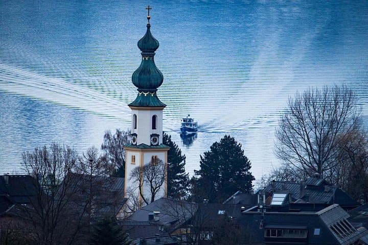 Christmas Day Trip to Hallstatt from Vienna — Small-Group Alpine Lakes & Markets photo 4
