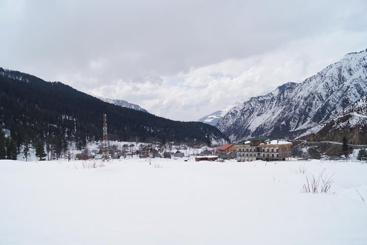 5-Day Romantic Kashmir Tour: Srinagar, Gulmarg, Sonamarg & Pahalgam Itinerary photo 6