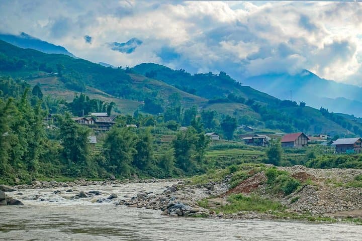 Muong Hoa Valley Hiking & Homestay: Sapa 2-Day Trek with Hmong Guides photo 1