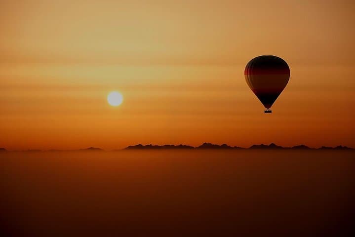 Dubai Overnight Desert Safari and Sunrise Hot Air Balloon Experience photo 2