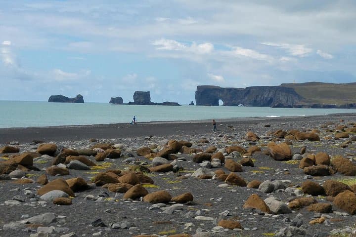 Superjeep South Coast & Eyjafjallajökull: Seljalandsfoss, Skógafoss and Black Sand Beaches photo 3