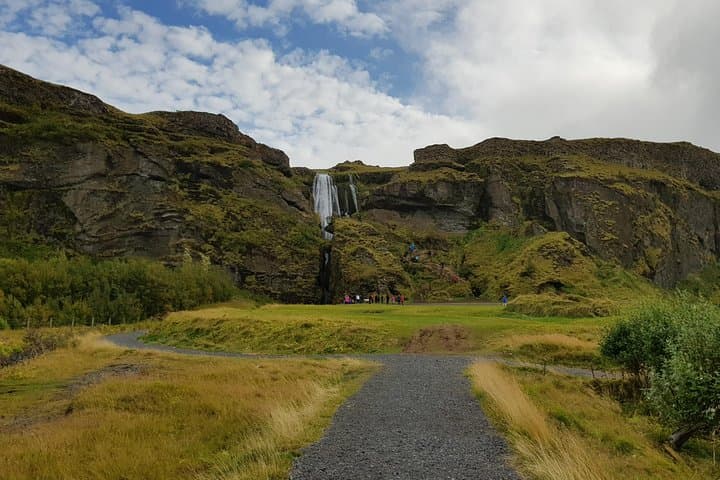 Superjeep South Coast & Eyjafjallajökull: Seljalandsfoss, Skógafoss and Black Sand Beaches photo 4