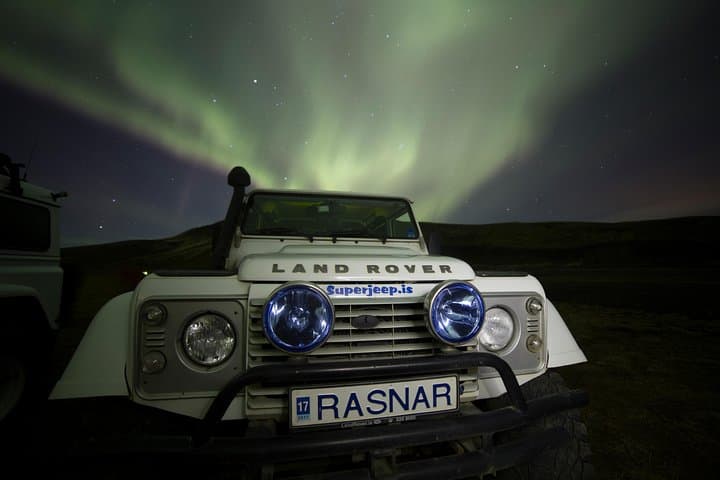 Aurora Hunt: Superjeep Northern Lights Tour from Reykjavik