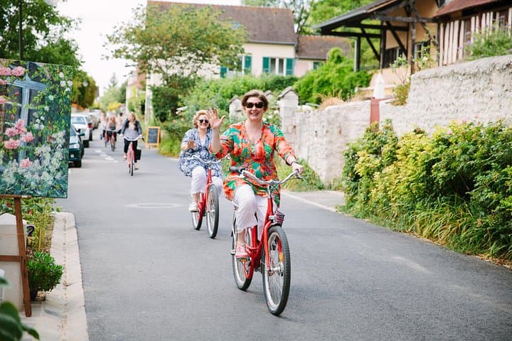 Giverny Bike Tour from Paris: Monet's Gardens & Riverside Picnic