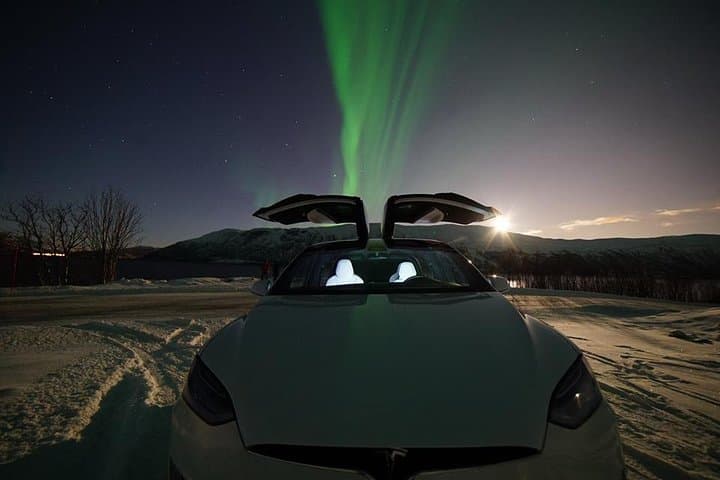 Eco-Friendly Northern Lights Chase in a Tesla X — Tromsø Aurora Tour photo 3