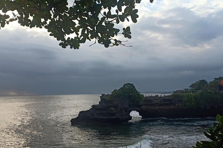 Full-Day Bali Circuit: Nungnung Waterfall, Ulun Danu, Jatiluwih & Tanah Lot Sunset photo 3