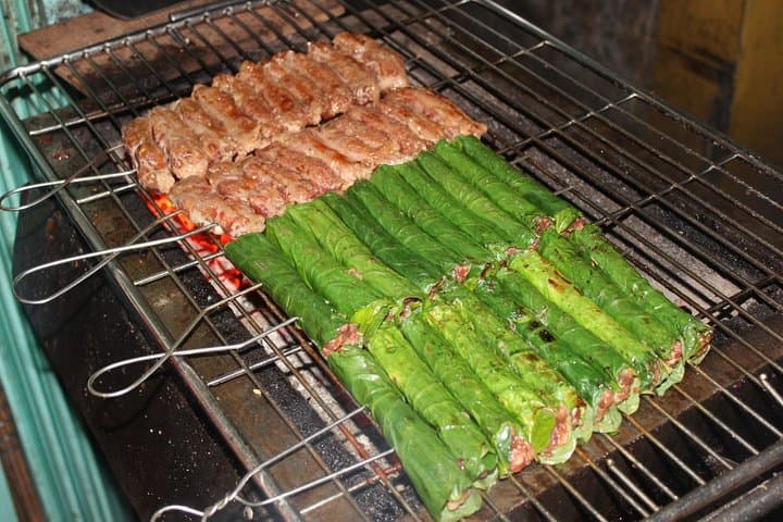 Saigon Street Food and Sightseeing: Private Evening Tour of Local Eats and City Sights photo 2