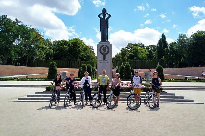 Retiro Park Bike Tour: Ride Through Madrid's Baroque Gardens photo 3