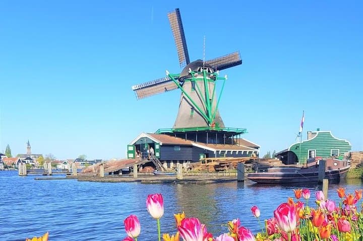 Zaanse Schans and Volendam Private Tour: Windmills, Cheese & Clogs from Amsterdam