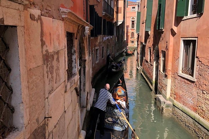 Shared Gondola Ride in Venice: Classic 30-Minute Canal Experience photo 2