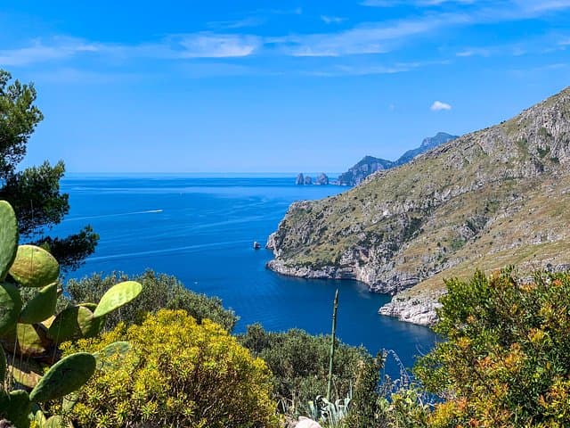 Jeranto Bay Private Walking Tour — Sorrento Coastal Walk to Capri Views
