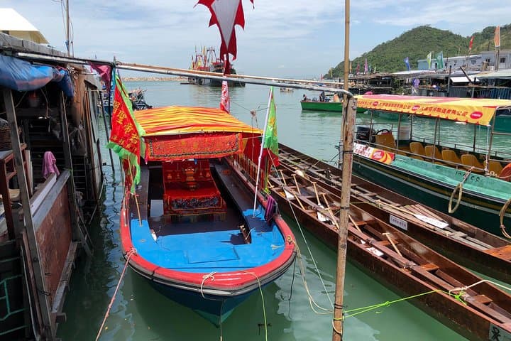 Half-Day Private Driving Tour of Lantau: Big Buddha, Tai O & Po Lin Monastery photo 2