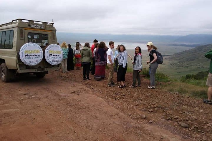 5-Day Wildebeest Migration Safari — Serengeti & Ngorongoro Wildlife Expedition photo 3