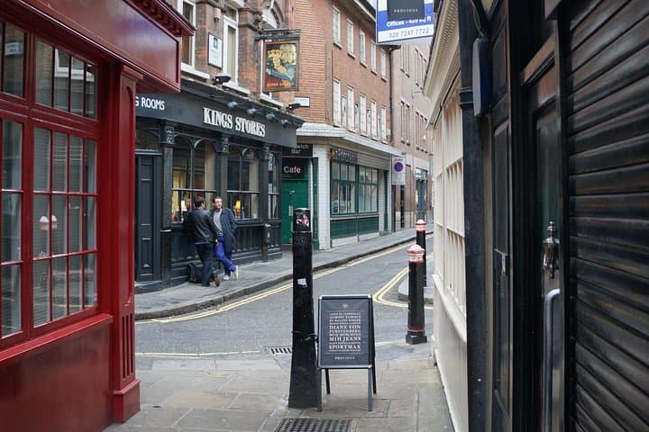 Private Full-Day Tour: Stonehenge and Bath from London — Roman Baths & Prehistoric Stones photo 2