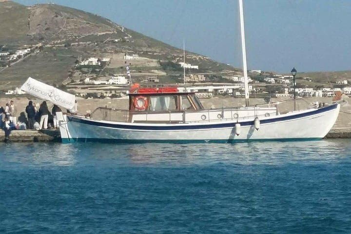 Private Santorini Caldera Cruise: Ammoudi to Thirasia, Red & White Beaches photo 2