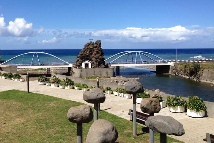 All Madeira in 2 Days: Cliffs, Levadas & Natural Pools photo 2