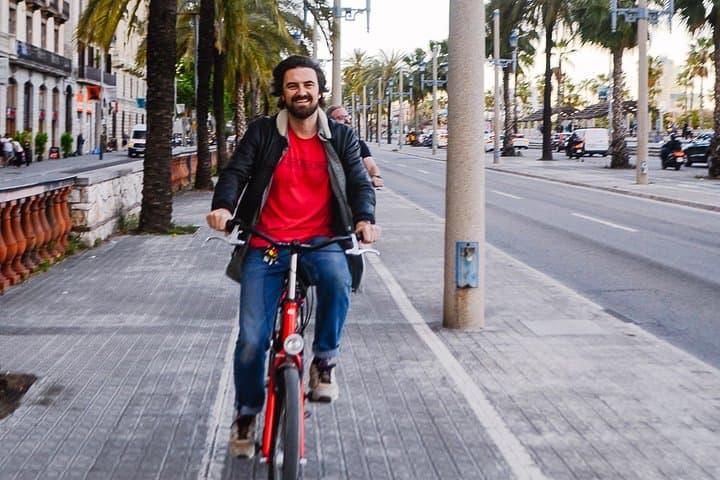 Barcelona Night Bike Tour: Tapas, Cava & Plaza España Views photo 2