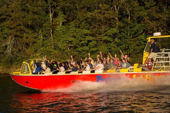 Branson Jet Boats Adventure: High-Speed Ride on Lake Taneycomo