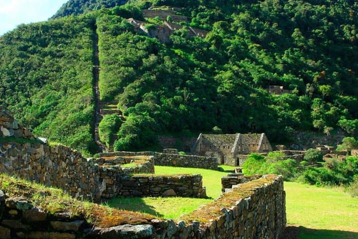 Choquequirao to Machu Picchu: A 7-Day Inca Trek Through Cloudforest and High Andean Puna photo 3