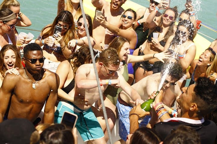Miami 3‑Hour All‑Inclusive Party Boat: Open Bar & Skyline Cruise photo 3