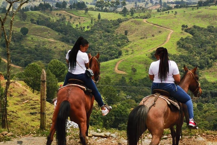 Full-Day Guatape, El Peñol & Horseback Riding from Medellin photo 3