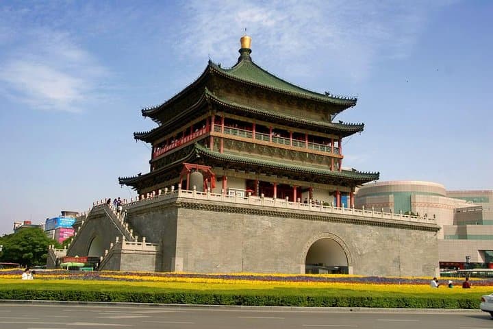 Xi'an to Chengdu: Terra-cotta Warriors & Giant Panda 3-Day Cultural and Wildlife Tour photo 2