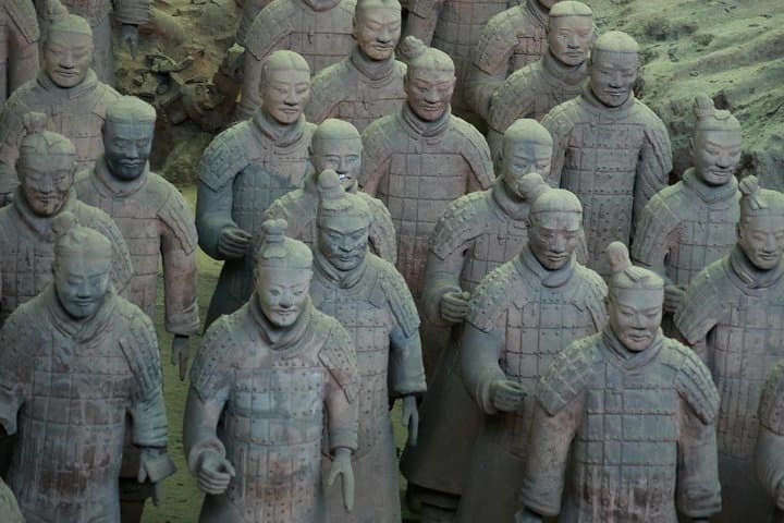 Xi'an to Chengdu: Terra-cotta Warriors & Giant Panda 3-Day Cultural and Wildlife Tour photo 1