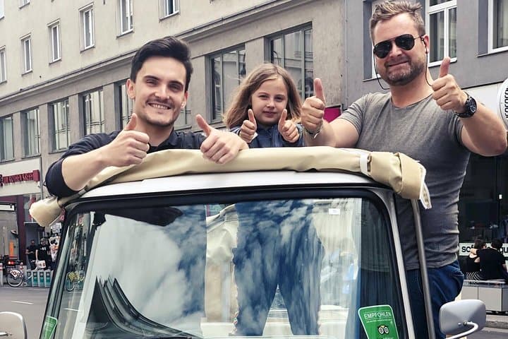 Wine & Vienna VIP Ape Tour — 1-Hour City Wine Tasting & Sightseeing photo 5