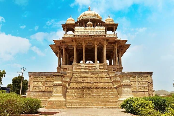Rajasthan Forts & Stepwells: 8-Day Tour from Jaipur to Udaipur photo 2