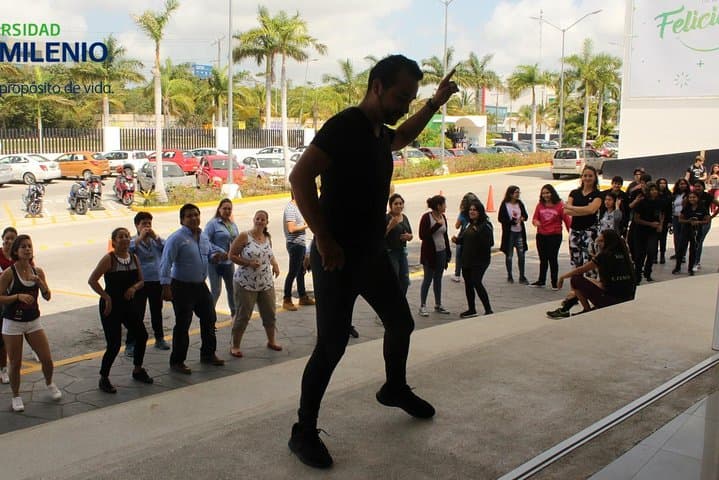 Salsa and Bachata Lessons in Cancun: Learn to Dance Like a Local photo 3