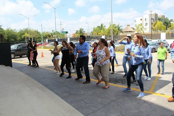 Salsa and Bachata Lessons in Cancun: Learn to Dance Like a Local photo 2
