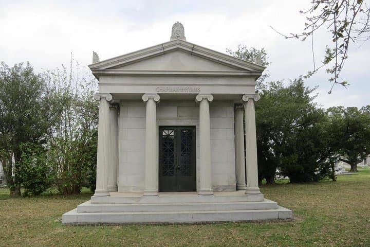 2-Hour Minibus City Tour of New Orleans: French Quarter, Garden District & City Park photo 3